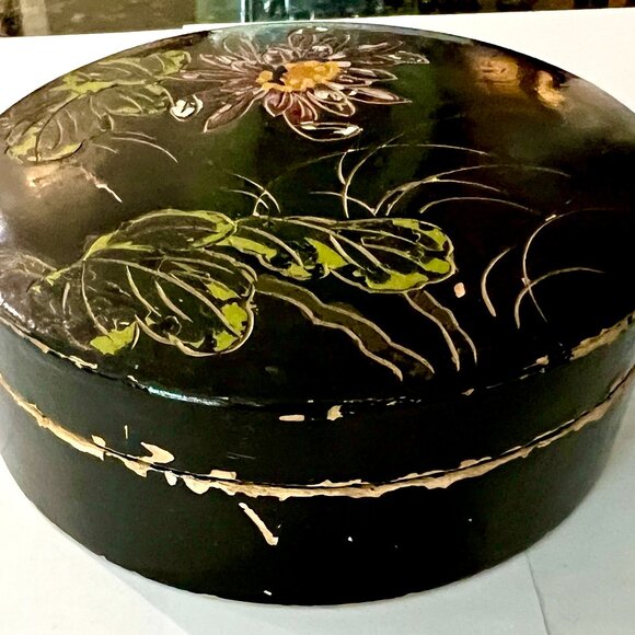 ANTIQUE JAPANESE ROUND BOX - Picture 2 of 4